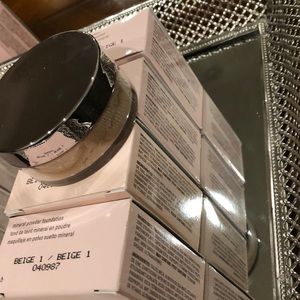 NEW Marykay mineral powder foundation, Beige 1